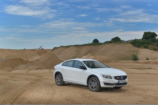 Volvo_S60_Cross_Country 1